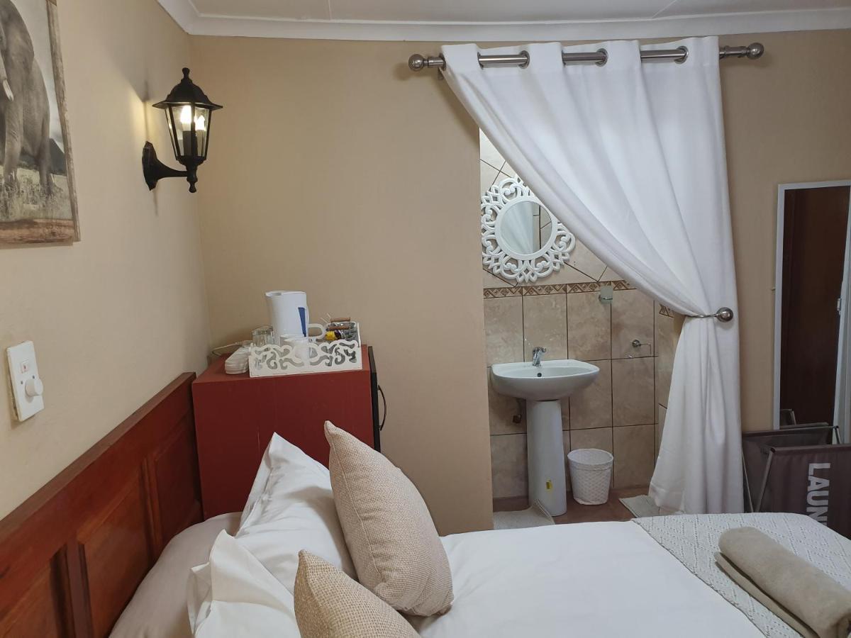 Lani'S Guest House - No Loadshedding Musina Εξωτερικό φωτογραφία